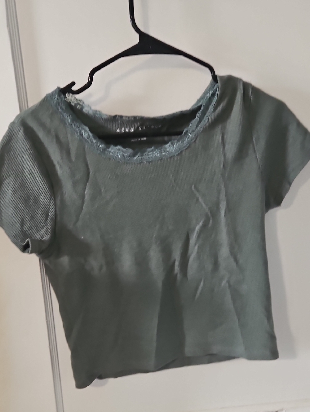 Aeropostale Lace-Trim Cropped Tee in Sage Green